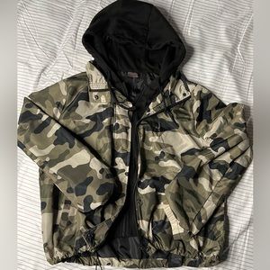 Camo Wind Breaker with Hoodie Size L